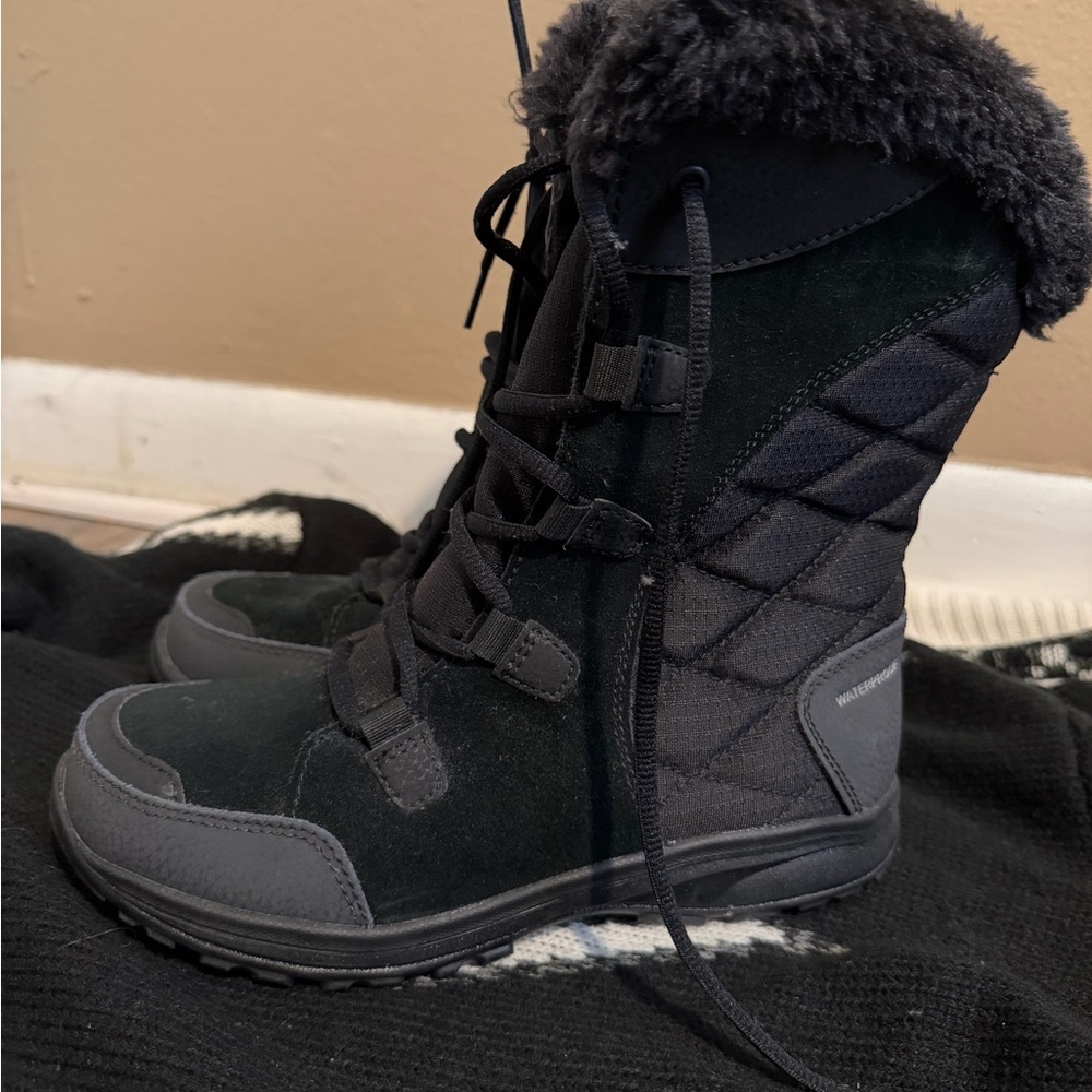 Columbia Women's Black Winter Boots